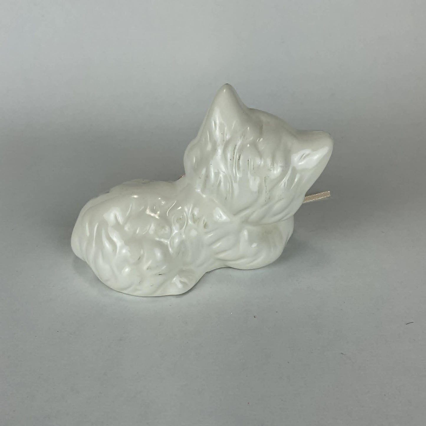 Vintage-Style Ceramic White Cat Figurine with Rose & Pearl Accents