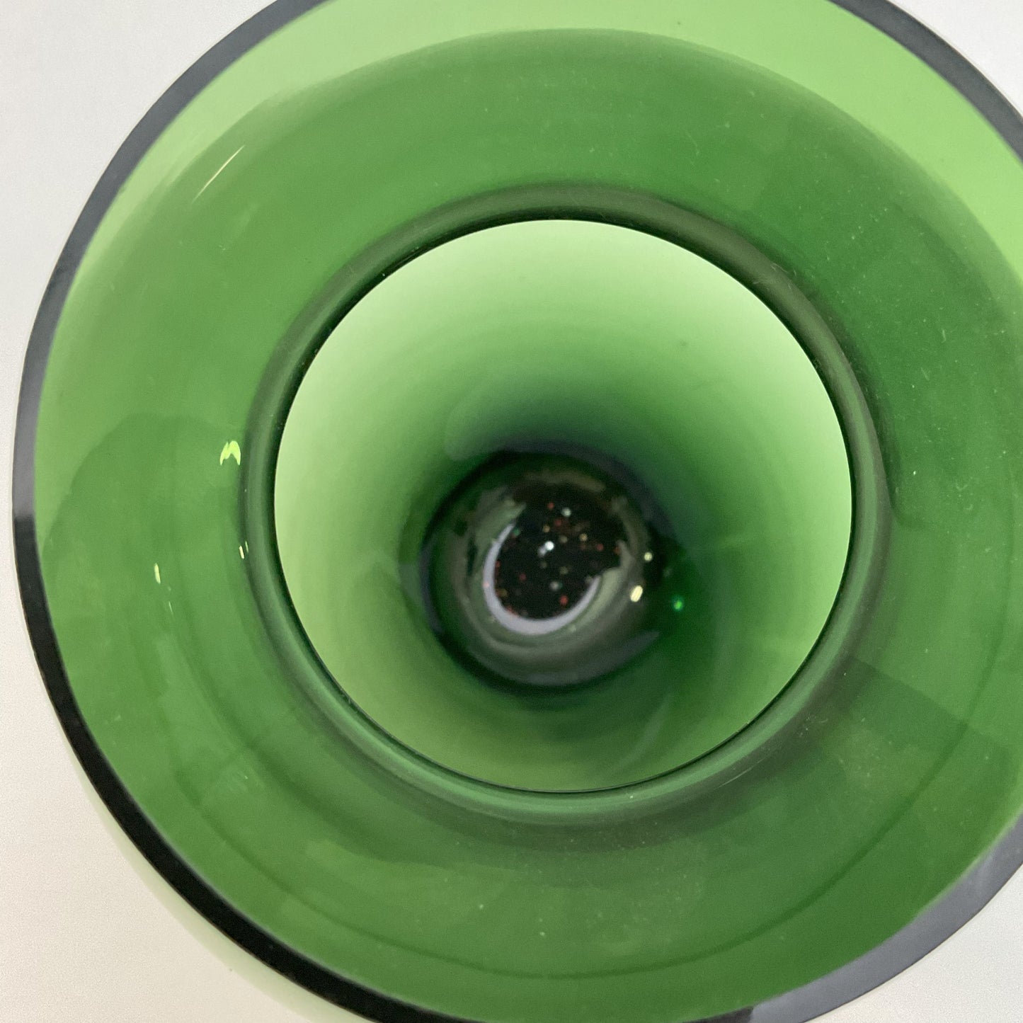 Vintage Emerald Green Hand-Blown Glass Urn Vase – 10.5" Mid-Century Flared Vessel