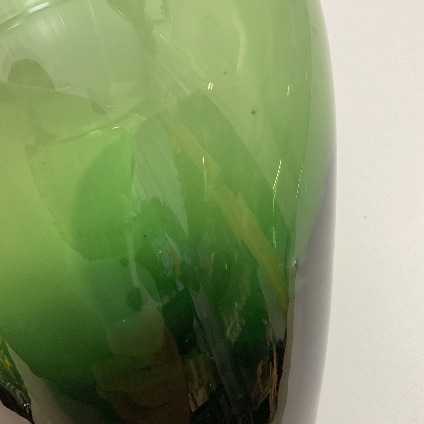 Vintage Emerald Green Hand-Blown Glass Urn Vase – 10.5" Mid-Century Flared Vessel